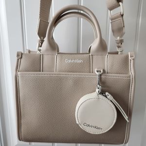 CALVIN KLEIN TOP ZIP SATCHEL/ CROSSBODY BAG